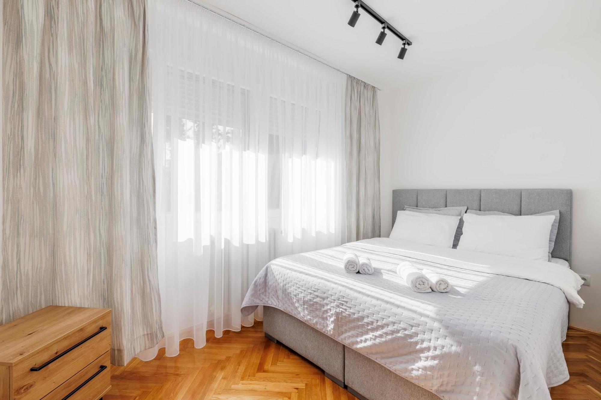 Sari City Center Apartment Nowy Sad Zewnętrze zdjęcie